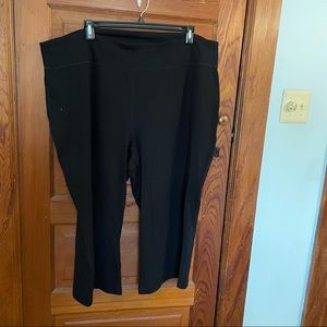 Cropped comfy black leggings from Old Navy. Size 4X